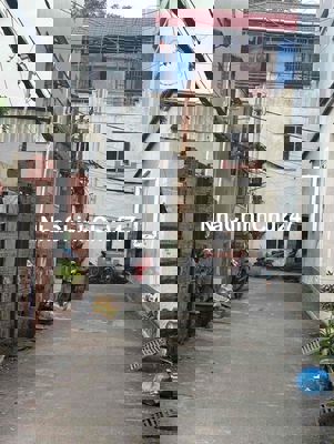 bán nhà hẻm xe hơi vuông vức. nhà rất chắc chắn.