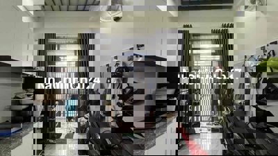 NHÀ MỚI Ở LIỀN - ĐÚC BTCT CỨNG CÁP - XE HƠI TỚI NHÀ - HOÀN CÔNG ĐẦY ĐỦ