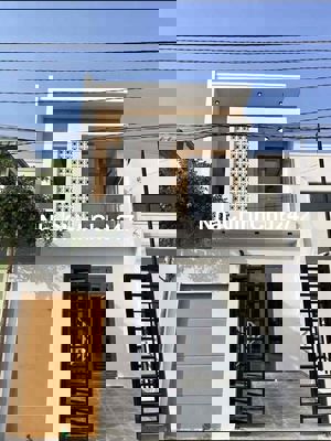 Chủ gửi bán gấp căn nhà Bình Chánh,giá bán 1tỏi355 còn thương lượng