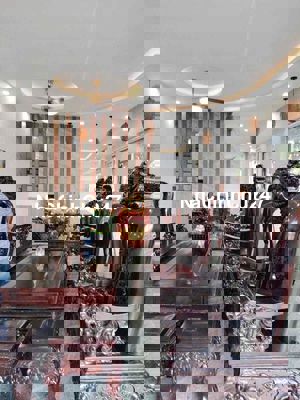 nhà 1 trệt 3 lầu đầy đủ nội thất,có thang máy,sân xe hơi,đường 7m