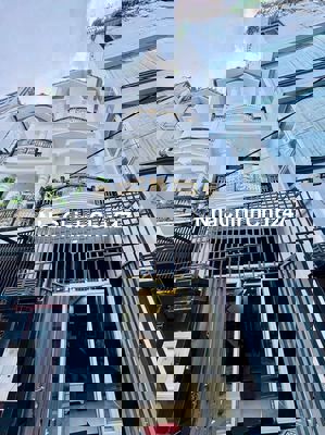 Bán nhà 2 lầu sổ riêng hẻm xe hơi, giá 4ty680