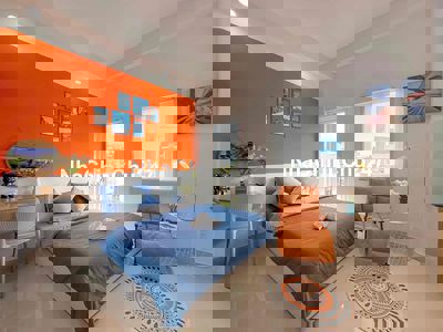 CHÍNH CHỦ CĂN HỘ QUẬN 8_CAM KẾT HÌNH THẬT_GIÁ TỐT_BAN CÔNG THANG MÁY