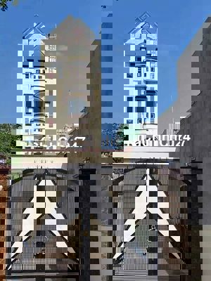 Nhà mặt tiền số 43 đường số 42 p.Bình Trưng Đông Quận 2
đường Xe Tải