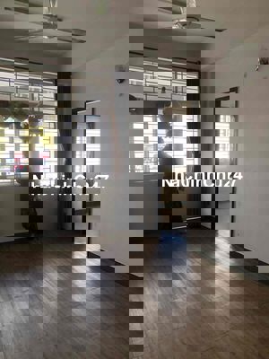 chung cư Phú Tgoj Q11 dt 65m2 căn góc giá 9.5 triệu có 2 ML ở liền