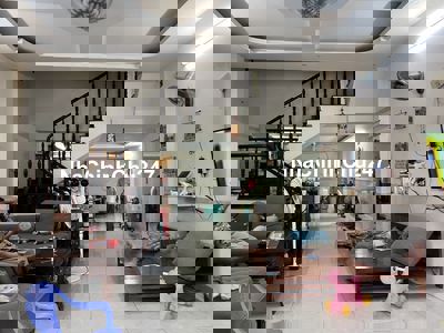 Bán nhà ĐẸP Dĩ An, đường 2 xe hơi vỉa hè đầy đủ,giá NGỘP Bank nặng