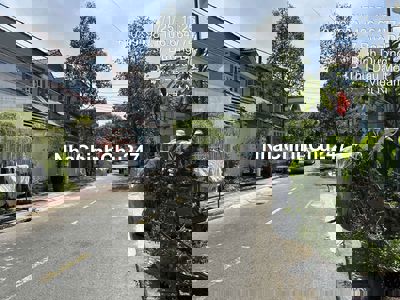 Bán gấp nhà đường D1 9 x 11 khu dân cư K8 sau lưng Đại học Bình Dương