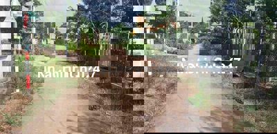 chủ kẹt tiền cần bán lô đất thuận lợi giá bể