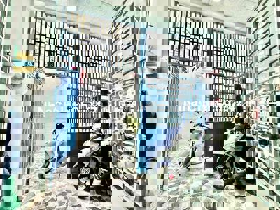 CHỦ NGỘP -  BÁN NHÀ 2 TẦNG - TRUNG TÂM TRƯỜNG THỌ, THỦ ĐỨC - 60,4M2 -