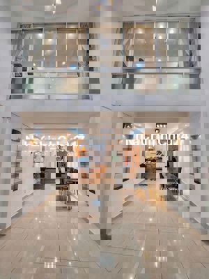 Nhà Hẻm Xe Hơi Vào Sẵn Nội Thất Đường Lý Thái Tổ - 3PN 4WC - 4.2x12m