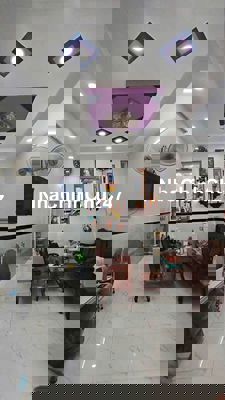 Bán nhà hẻm xe hơi