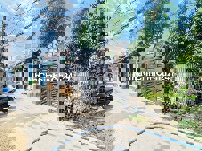 Bán nhà Phạm Văn Đồng - Linh Đông - 101M2 - Ngang 5.8M - Hẻm Xe Hơi