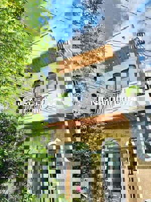 Nhà sát mặt tiền hẽm xe hơi 64m2 Sổ vuông đẹp ngay trung tâm Gò Vấp