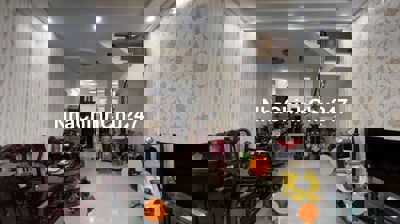 NHÀ MẶT TIỀN KHU DÂN CƯ ĐÔNG ĐÚC