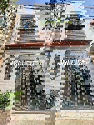 Bán nhà lầu full nội thất đường Hoàng Quốc Việt - gần bánh xèo 7 Tới