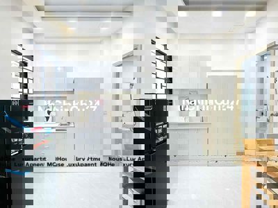 Khai trương Studio cửa sổ ngay bờ kè Hoàng Sa , Ga SGon , CMT8 quận 3