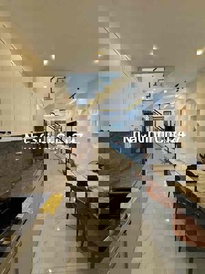 Nhà Chính chủ ngay Lan Anh CMT8 Q10 Ngang 4,5M nở hậu 6M X18M chỉ 8.x