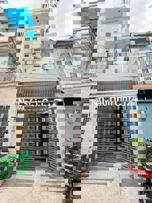 Bán Căn Nhà Phố ngay Ngã Tư Ga. Giáp Gò Vấp