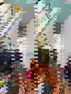 bán nhà 4x10 1 lầu hẻm 5m thông 3ty860