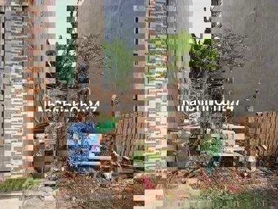 CHÍNH CHỦ  CẦNN BÁN LÔ ĐẤT THÔNG SÁT TTYT DĨ AN. DT75M. THỔ 60M2.