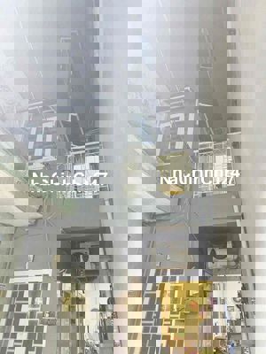 Chính chủ bán nhà 1 trệt - 2 lầu , Sổ riêng hoàn công. Hẻm 3m, giá tốt