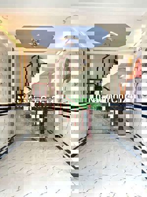 Nhà Q1 Đúc 2 lầu. 4PN3WC. Đường 6m nhựa. Chính chủ. BAO QUY HOẠCH