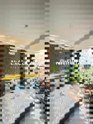 Căn hộ Full nội thất - view full kính, ngay cầu vượt Ngã 4 Ga