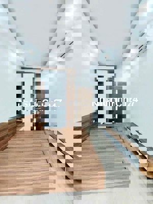 Tôi chính chủ cần bán nhà tại Cầu Giấy. 5 tầng