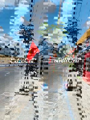 BÁN NHÀ HOÀNG HOA THÁM-NGANG 4.2 -4TẦNG DTSD 183mét. Ở CỬA NGÕ GA T3