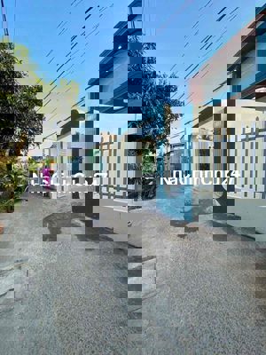 Bán nhà p1 đường hoàng hoa thám