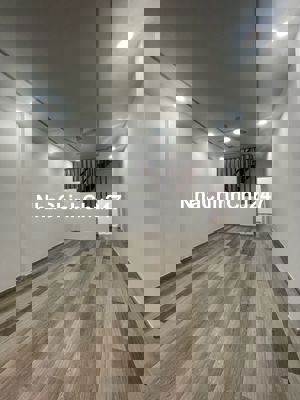 NGAY NHÀ GA T3 - HXH KHU K300 - CÙ CHÍNH LAN - NGANG 4M - DT: 51M2.