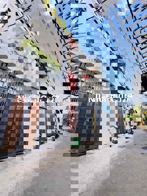 NHÀ 2 MÊ ĐẸP CHỈ CÁCH MT TÔ HIỆU 2 CĂN NHÀ .