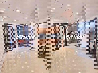 Nhà 5 tầng hiện đại nội thất mới xây chủ cần bán gấp