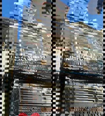 BÁN NHÀ ĐẸP 3 TẦNG- HXH HIỆP THÀNH 17 - GIÁ TỐT CHỦ CẦN BÁN GẤP