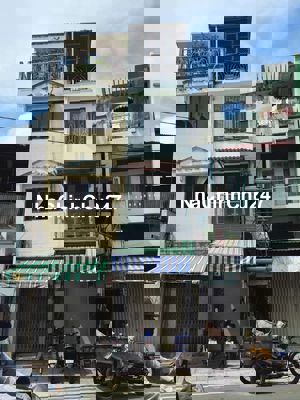 Chính chủ bán nhà mặt tiền quận 11