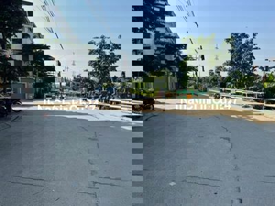 Chính chủ bán nhà xây thô 4 tầng, diện tích 65m2 mặt đường ô tô tránh.