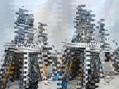 Chủ kẹt tiền cần bán gấp nhà 2 lầu giá rẻ