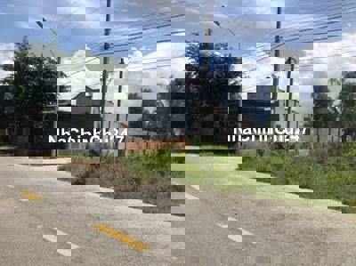 Bán 60m x 60m đất 3 mặt tiền Lê Minh Công - TX LaGi 1380m2 thổ cư