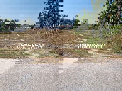 5x48. mặt tiền đường nhựa. 240m2 có thổ cư. 490tr