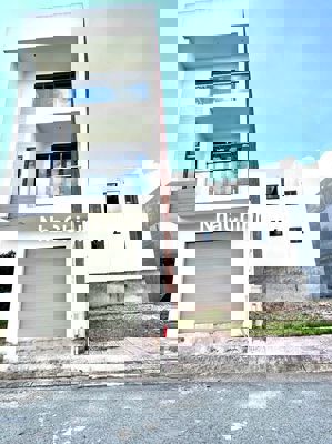 Chính chủ cần bán gấp nhà 1 trệt 2 lầu ngay ngã 4 Hoà Lân Thuận An