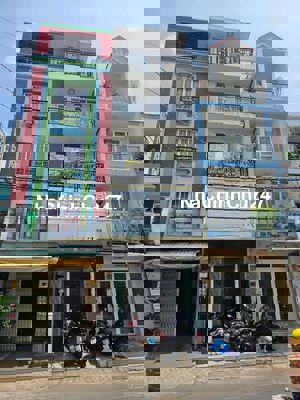 Nhà Mặt Tiền Đường Chợ Tân Quy, Dt 4,2x20, lửng, 3 lầu, St, 4pn, 5wc.