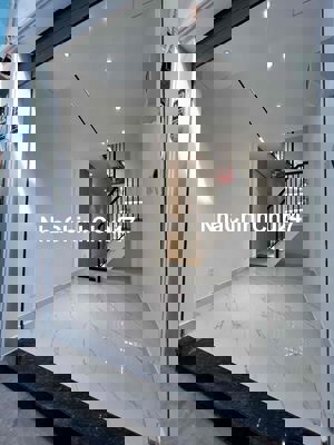 Chủ nhà bán hẻm 122 tôn đản p10.q4 xây mới (hình thật)