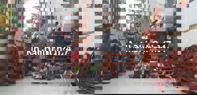 CHỦ CẦN TIỀN BÁN NHANH NHÀ 1TRỆT 2 LẦU 4PN 4WC . NGAY HOÀNG DIỆU