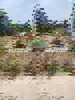 Đất tiện xây dựng, xe hơi vô tới đất, đường bê tông 3m, 100% thổ cư