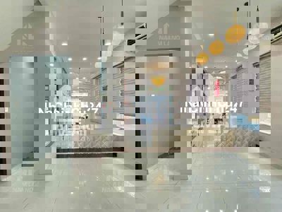 Nhà phố DT ấn tượng 200m2,không gian rộng,bố trí dễ dàng