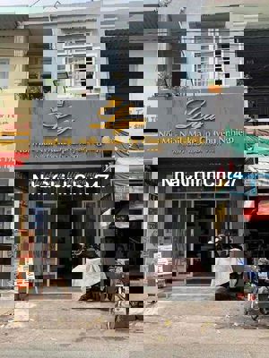 chủ gửi bán nhà Phú Định , đang kinh doanh buôn bán