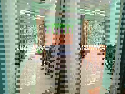 Nhà khu Bàu Cát - Âu Cơ Tân Bình bán về quê gấp 4,8 tỷ TL