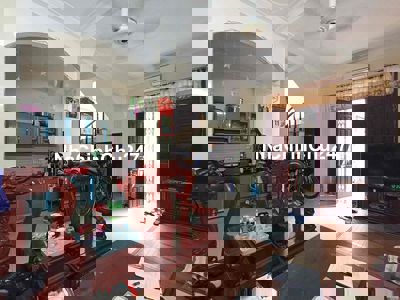 Chính chủ bán nhà 10m ra mặt phố Ngô Gia Tự