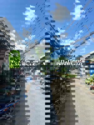 Nhà 4x10 MT Hoa Vàng Ngay UBND Mỹ hạnh nam chinh chủ