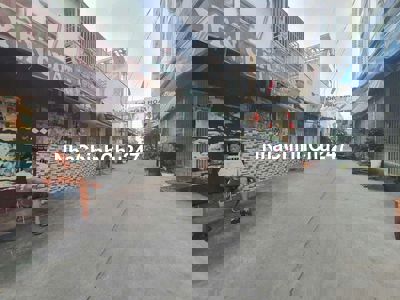 GIÁP TRƯỜNG CHINH GẦN CHỢ TÂN TRỤ NGANG 4 DÀI 15 2 TẦNG 2PN HẺM XE TẢI