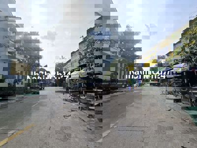 Bán nhà phố trung tâm hành chính dĩ an